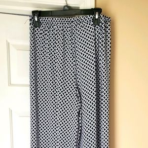 Super cute and comfy wide legged pants